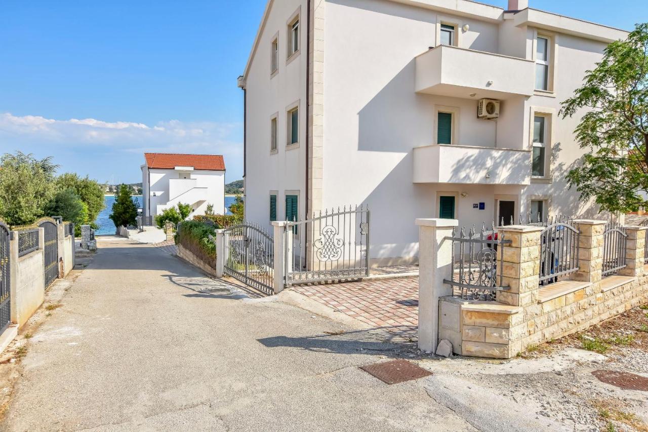 Apartments Anka Rogoznica  Luaran gambar